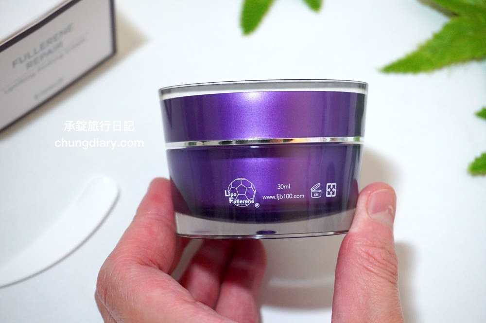 【2024最新】「富勒烯保養品推薦」Top10排行榜！網友激推的抗老撫紋是哪一款？