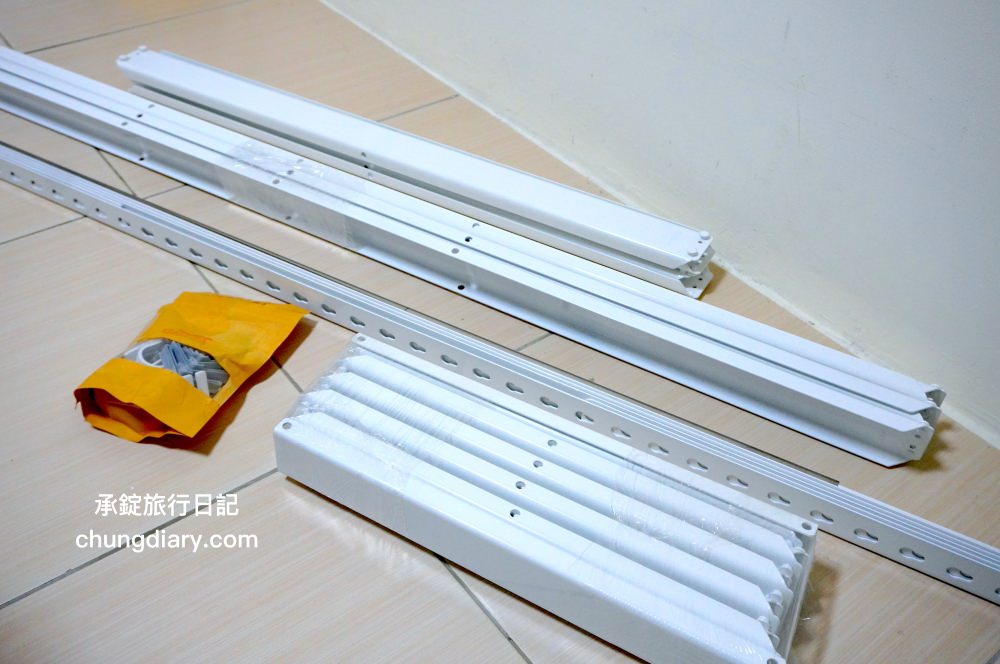 開放式衣櫃推薦【空間特工】工業風「雪皓白」簡約設計，免螺絲角鋼開放式衣櫃、衣架、玄關衣帽架，還有提供十年保固！