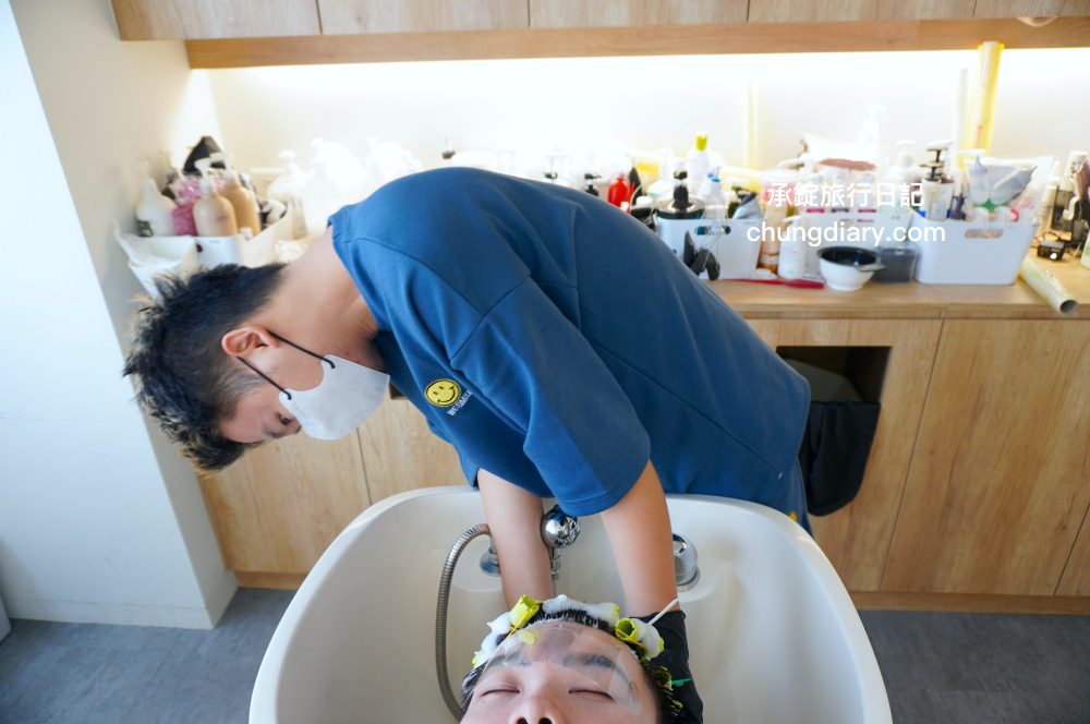 中山站燙髮推薦【台北馬克髮型設計師】採一人服務預約制！男生髮型「日系羊毛卷」，居家好整理の復古不敗款。