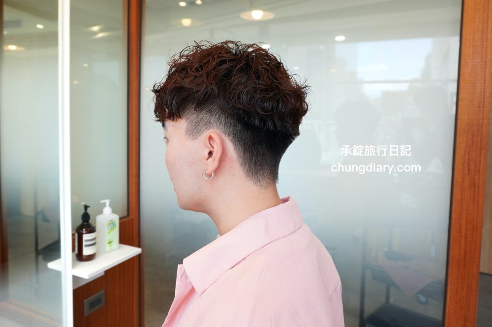 中山站燙髮推薦【台北馬克髮型設計師】採一人服務預約制！男生髮型「日系羊毛卷」，居家好整理の復古不敗款。