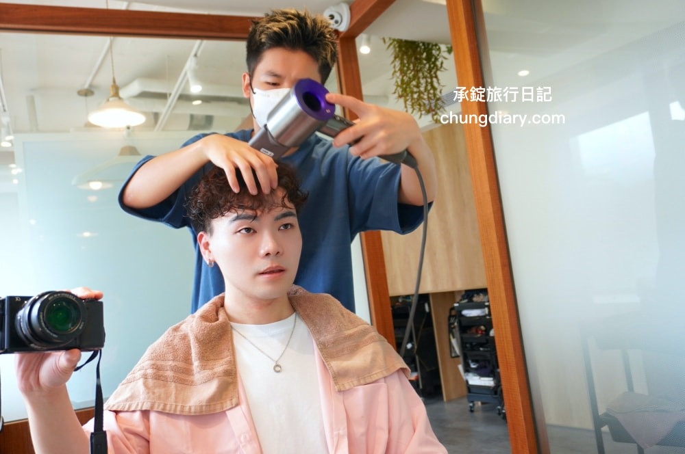 中山站燙髮推薦【台北馬克髮型設計師】採一人服務預約制！男生髮型「日系羊毛卷」，居家好整理の復古不敗款。