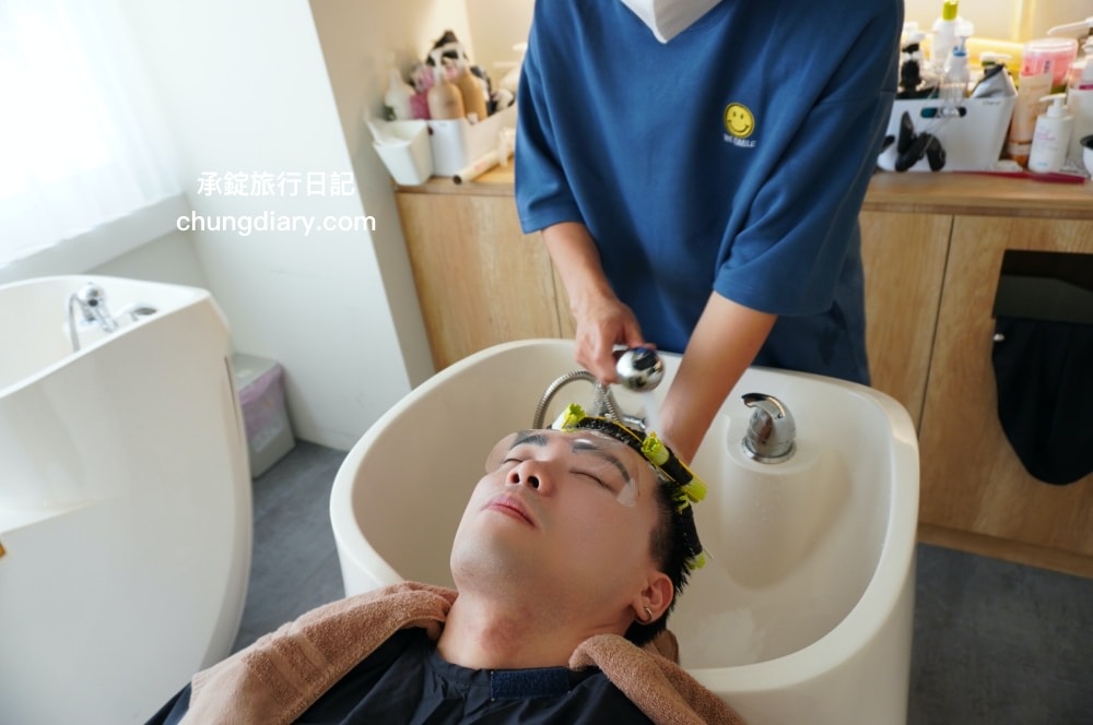 中山站燙髮推薦【台北馬克髮型設計師】採一人服務預約制！男生髮型「日系羊毛卷」，居家好整理の復古不敗款。