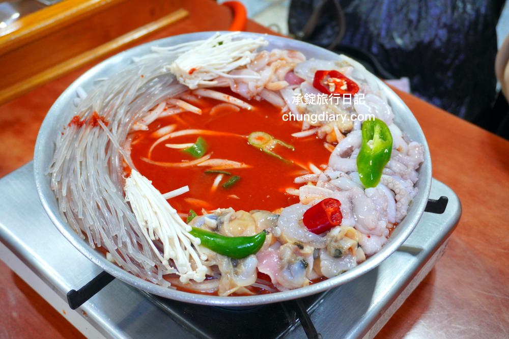 南浦洞美食【大海家 바다집】白鍾元推薦餐廳，隱藏在巷弄釜山50年老店！招牌必點「水中火鍋수중전골」章魚、蝦、蛤蜊、貝類、海鮮…辣海鮮火鍋。