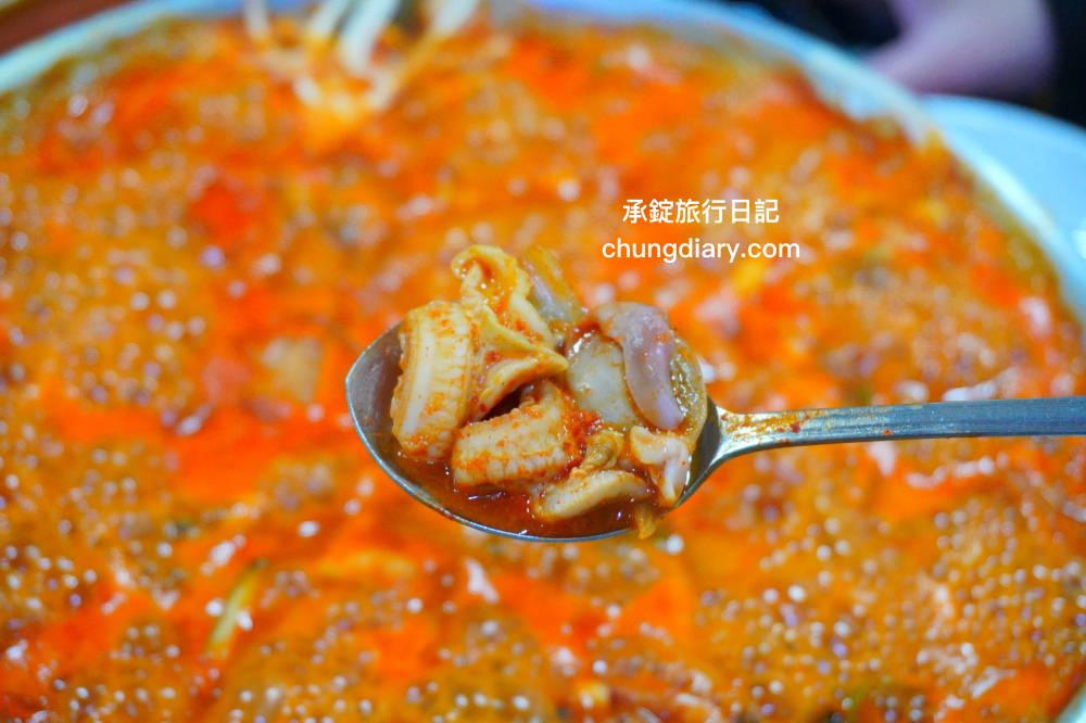 南浦洞美食【大海家 바다집】白鍾元推薦餐廳，隱藏在巷弄釜山50年老店！招牌必點「水中火鍋수중전골」章魚、蝦、蛤蜊、貝類、海鮮…辣海鮮火鍋。