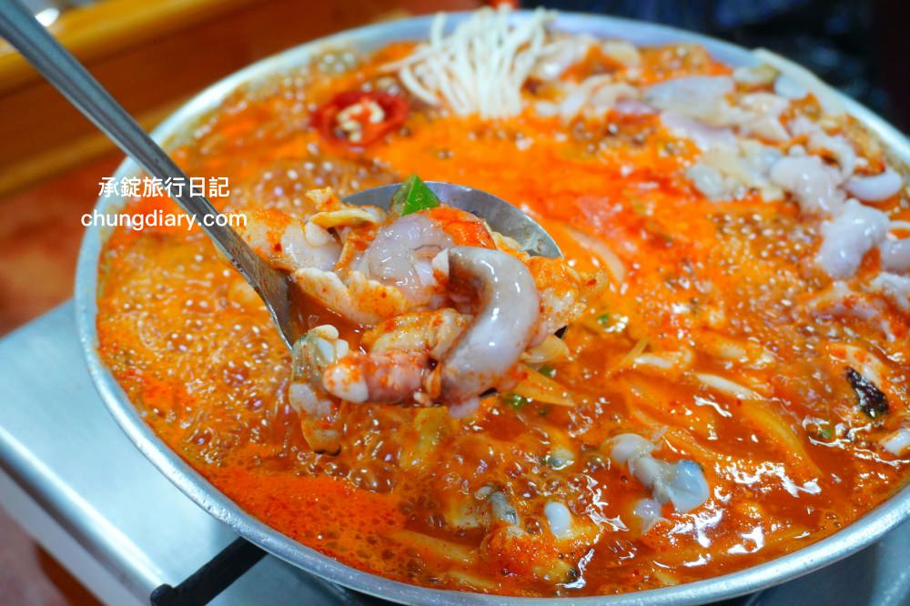 南浦洞美食【大海家 바다집】白鍾元推薦餐廳，隱藏在巷弄釜山50年老店！招牌必點「水中火鍋수중전골」章魚、蝦、蛤蜊、貝類、海鮮…辣海鮮火鍋。