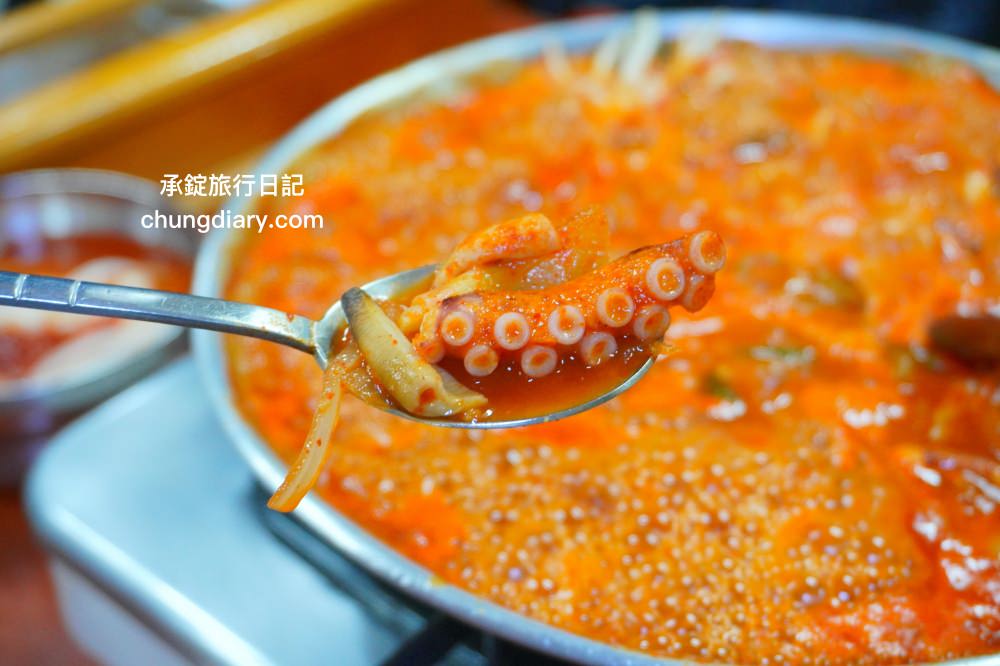 南浦洞美食【大海家 바다집】白鍾元推薦餐廳，隱藏在巷弄釜山50年老店！招牌必點「水中火鍋수중전골」章魚、蝦、蛤蜊、貝類、海鮮…辣海鮮火鍋。