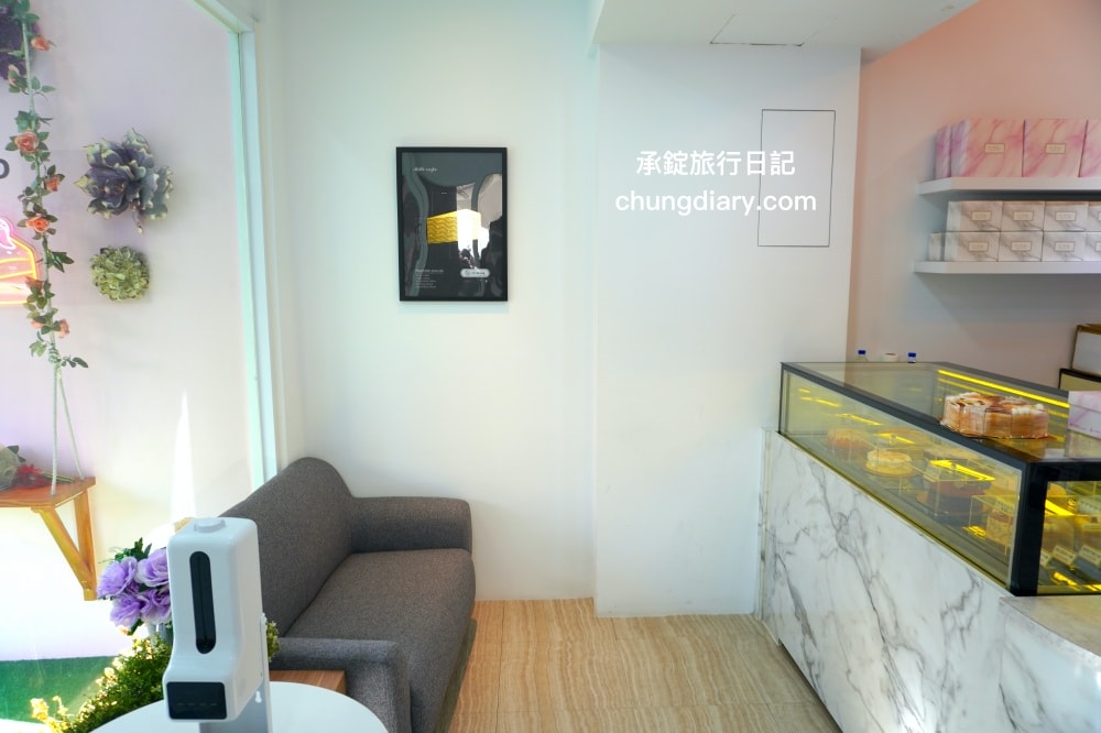 台中千層蛋糕推薦【2度C Ni Guo逢甲店】每日手作蛋糕甜點，平價而不凡的美味表現！點心、下午茶、外帶伴手禮的好選擇。