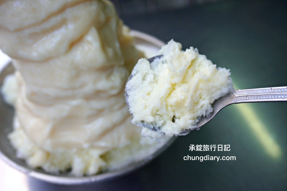 屏東火車站附近【秋林牛乳大王】在地50年老店，必吃「榴槤牛乳冰」堆高高超浮誇！