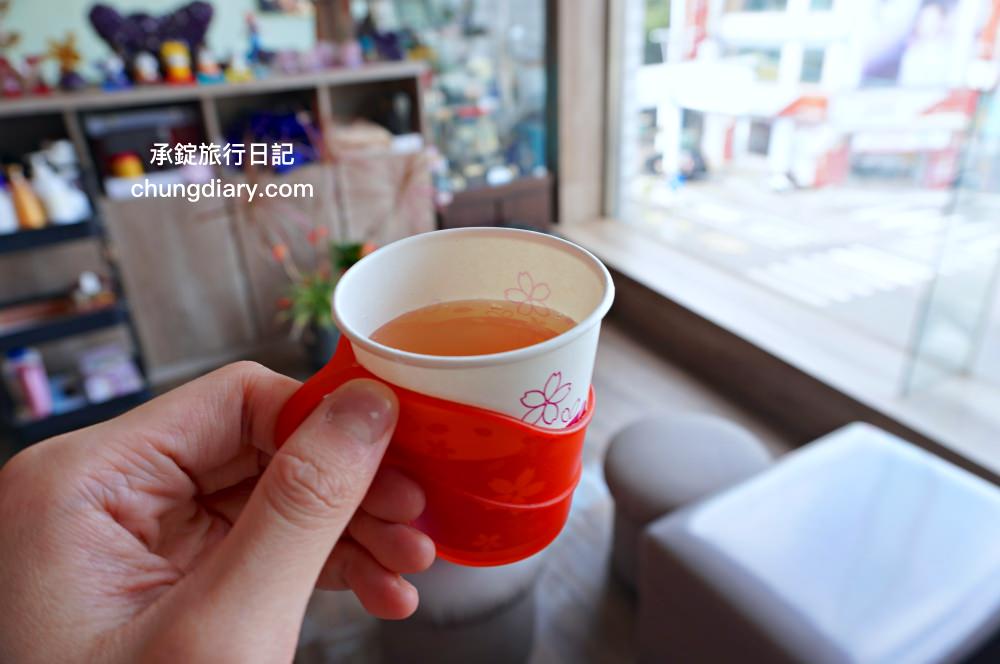 屏東火車站附近【菘足體養生館】高CP值按摩店推薦！肩頸舒筋、腳底按摩、精油舒筋、全身指壓、拔罐刮痧、足體按摩、傳統整復推拿。