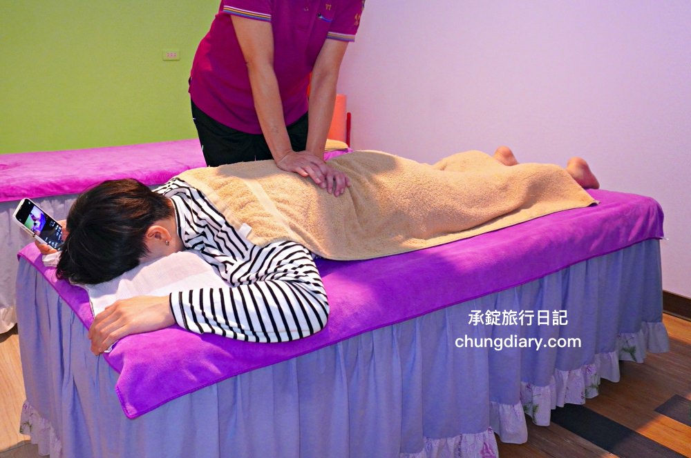 屏東火車站附近【菘足體養生館】高CP值按摩店推薦！肩頸舒筋、腳底按摩、精油舒筋、全身指壓、拔罐刮痧、足體按摩、傳統整復推拿。