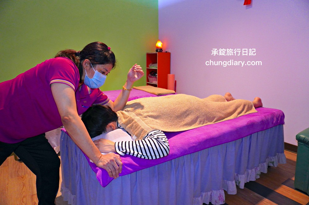 屏東火車站附近【菘足體養生館】高CP值按摩店推薦！肩頸舒筋、腳底按摩、精油舒筋、全身指壓、拔罐刮痧、足體按摩、傳統整復推拿。