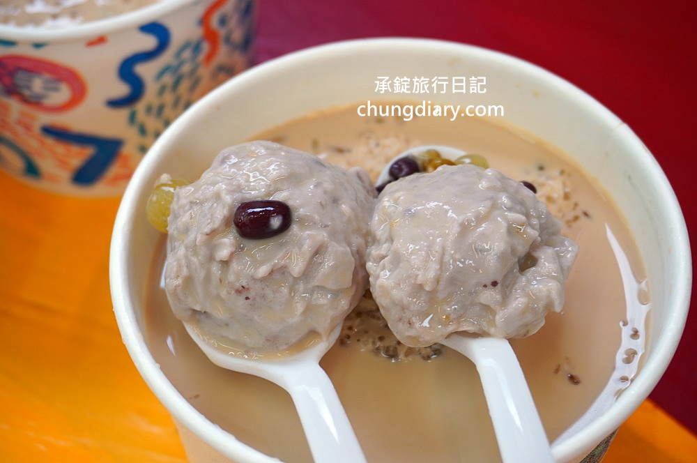 新北萬里【典芋長地瓜圓】招牌芋泥地瓜芋頭圓，當地特色：石花凍、奶茶、紅豆湯、桂圓燒仙草，多款湯底可挑選！鄰近~野柳地質公園、野柳海洋世界。