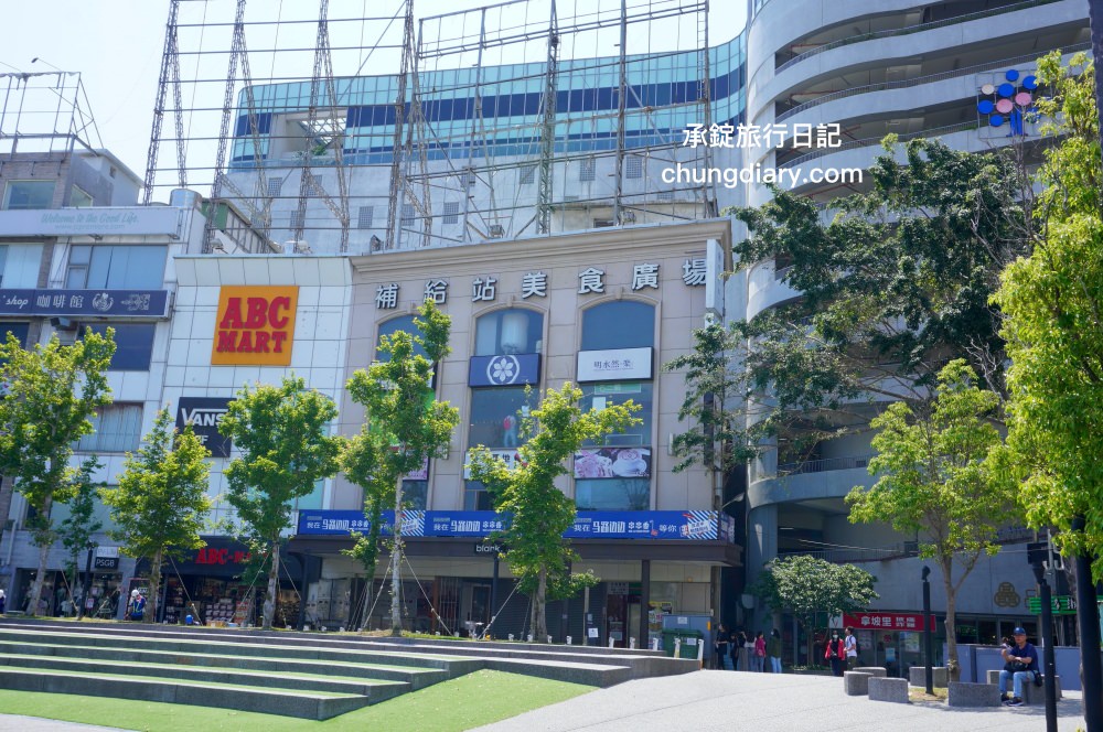 明水然・樂 新竹林森店｜新竹火車站正對面，幾乎0負評的無菜單鐵板燒，採預約制！野生活龍蝦、日本A5和牛、和牛漢堡、北海道生食級干貝…等海陸大餐，來自台北一位難求的爆紅鐵板燒品牌。