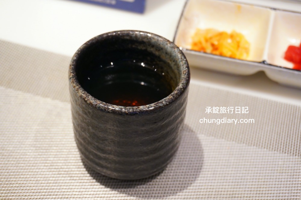 明水然・樂 新竹林森店｜新竹火車站正對面，幾乎0負評的無菜單鐵板燒，採預約制！野生活龍蝦、日本A5和牛、和牛漢堡、北海道生食級干貝…等海陸大餐，來自台北一位難求的爆紅鐵板燒品牌。