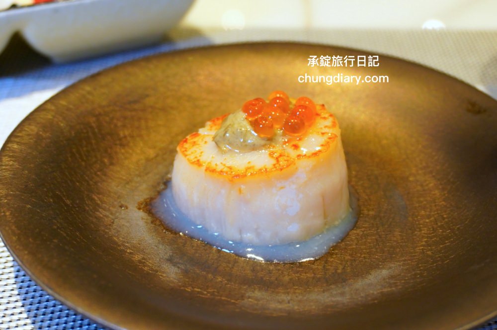 明水然・樂 新竹林森店｜新竹火車站正對面，幾乎0負評的無菜單鐵板燒，採預約制！野生活龍蝦、日本A5和牛、和牛漢堡、北海道生食級干貝…等海陸大餐，來自台北一位難求的爆紅鐵板燒品牌。