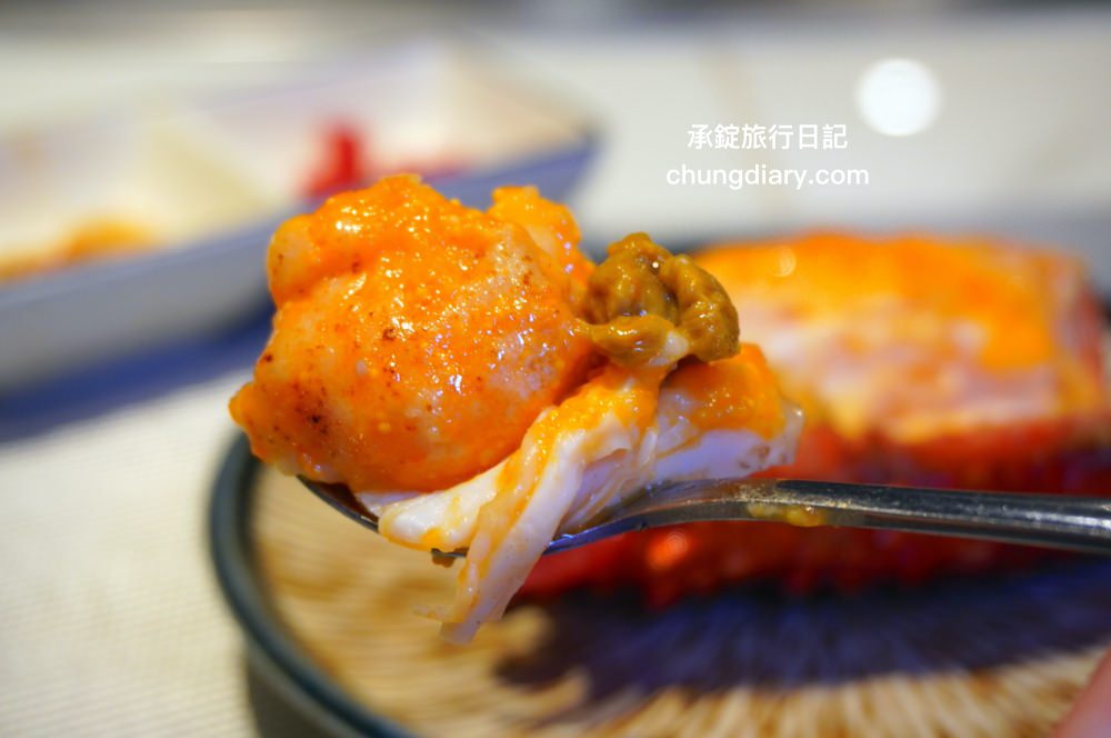 明水然・樂 新竹林森店｜新竹火車站正對面，幾乎0負評的無菜單鐵板燒，採預約制！野生活龍蝦、日本A5和牛、和牛漢堡、北海道生食級干貝…等海陸大餐，來自台北一位難求的爆紅鐵板燒品牌。