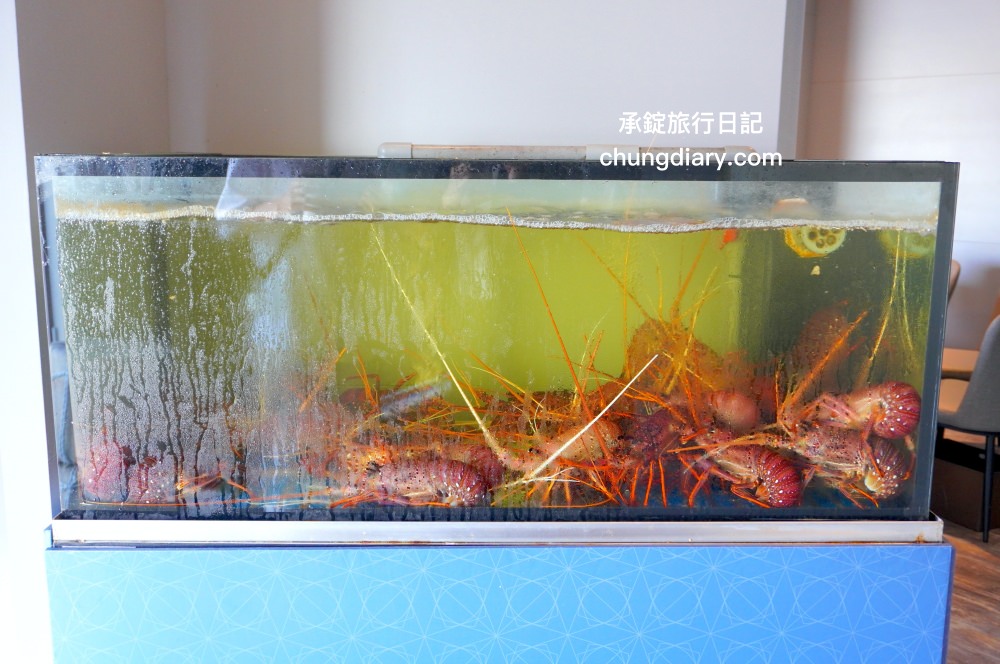 明水然・樂 新竹林森店｜新竹火車站正對面，幾乎0負評的無菜單鐵板燒，採預約制！野生活龍蝦、日本A5和牛、和牛漢堡、北海道生食級干貝…等海陸大餐，來自台北一位難求的爆紅鐵板燒品牌。