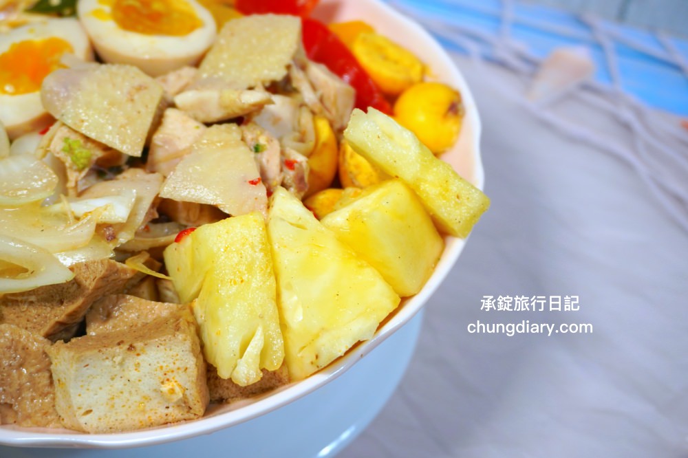 台中太平小吃【木子李鹽水雞】文青風手提輕食餐盒！去骨雞胸肉、大雞腿！冷滷味、涼拌小菜、內臟類、季節水果…超多選擇。