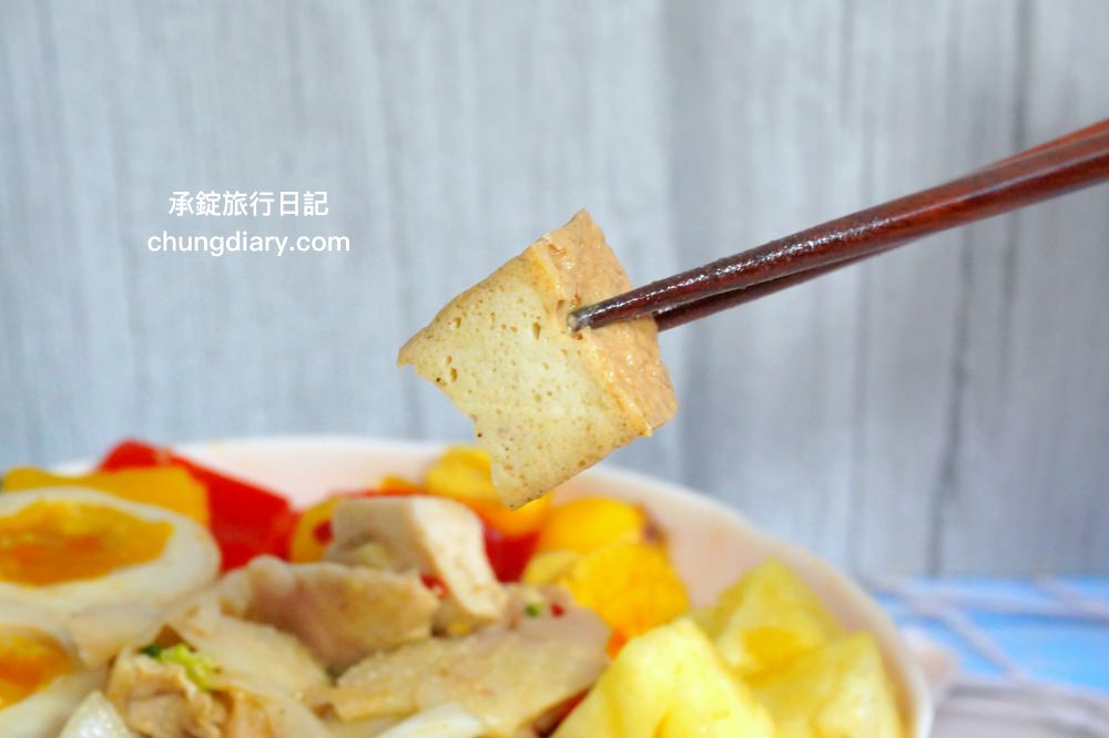 台中太平小吃【木子李鹽水雞】文青風手提輕食餐盒！去骨雞胸肉、大雞腿！冷滷味、涼拌小菜、內臟類、季節水果…超多選擇。