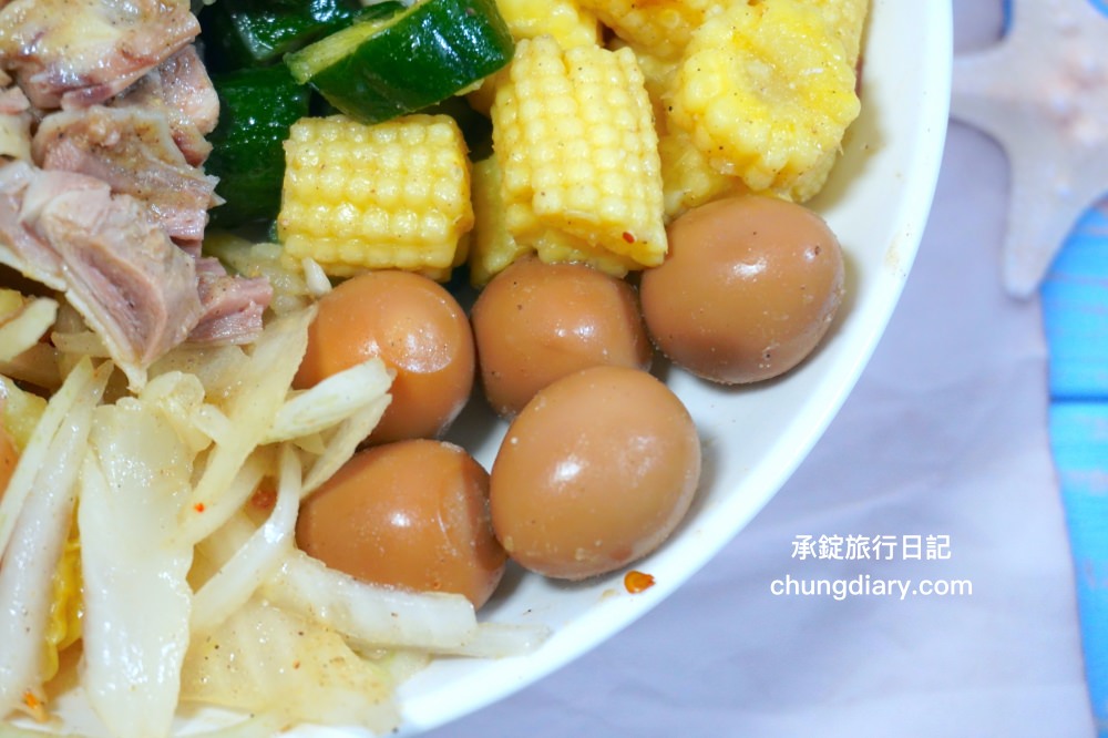 台中太平小吃【木子李鹽水雞】文青風手提輕食餐盒！去骨雞胸肉、大雞腿！冷滷味、涼拌小菜、內臟類、季節水果…超多選擇。