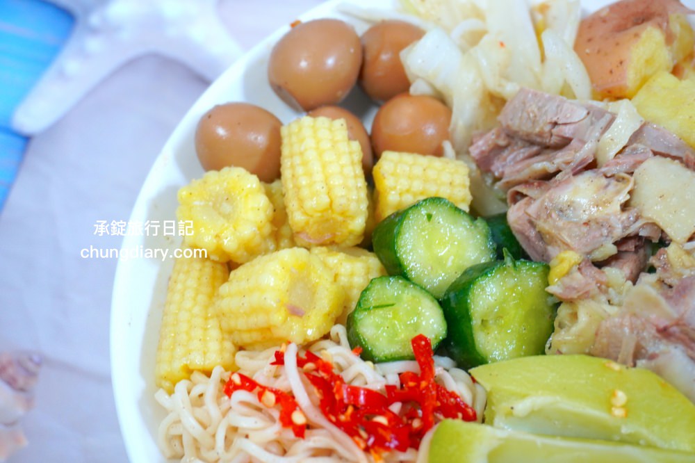 台中太平小吃【木子李鹽水雞】文青風手提輕食餐盒！去骨雞胸肉、大雞腿！冷滷味、涼拌小菜、內臟類、季節水果…超多選擇。