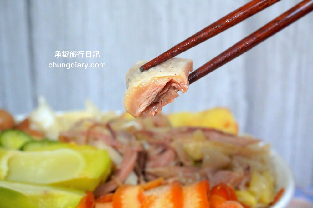 台中太平小吃【木子李鹽水雞】文青風手提輕食餐盒！去骨雞胸肉、大雞腿！冷滷味、涼拌小菜、內臟類、季節水果…超多選擇。