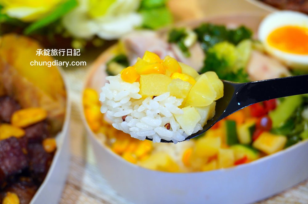 杉盒便當製所台中大里店|大里大明路便當店推薦,人氣必點:蔥油海南雞、究好戰斧豬排 (去骨)、黑胡椒骰牛!文青風木製餐盒,辦公室最愛的木盒便當。 - 第14張圖 杉盒便當製所台中大里店|大里大明路便當店推薦,人氣必點:蔥油海南雞、究好戰斧豬排 (去骨)、黑胡椒骰牛!文青風木製餐盒,辦公室最愛的木盒便當。