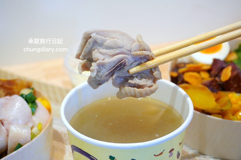 杉盒便當製所台中大里店|大里大明路便當店推薦,人氣必點:蔥油海南雞、究好戰斧豬排 (去骨)、黑胡椒骰牛!文青風木製餐盒,辦公室最愛的木盒便當。 - 第32張圖 杉盒便當製所台中大里店|大里大明路便當店推薦,人氣必點:蔥油海南雞、究好戰斧豬排 (去骨)、黑胡椒骰牛!文青風木製餐盒,辦公室最愛的木盒便當。