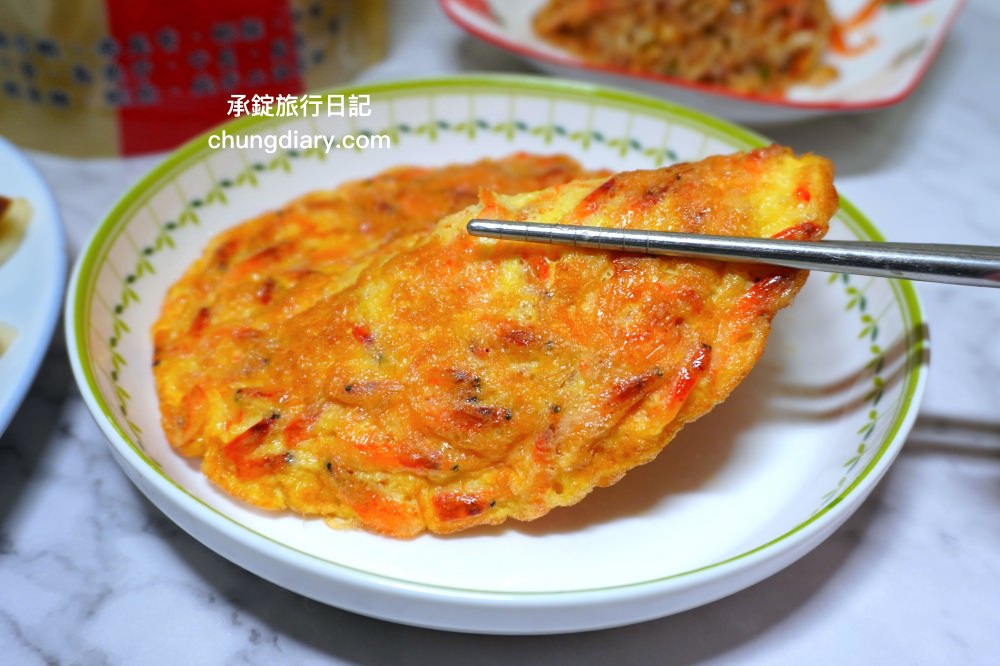 宅配團購美食【東港蔡家古早厝櫻花蝦】來自屏東海港的美味，東港三寶「櫻花蝦」、「一口吃烏魚子」美味又方便！