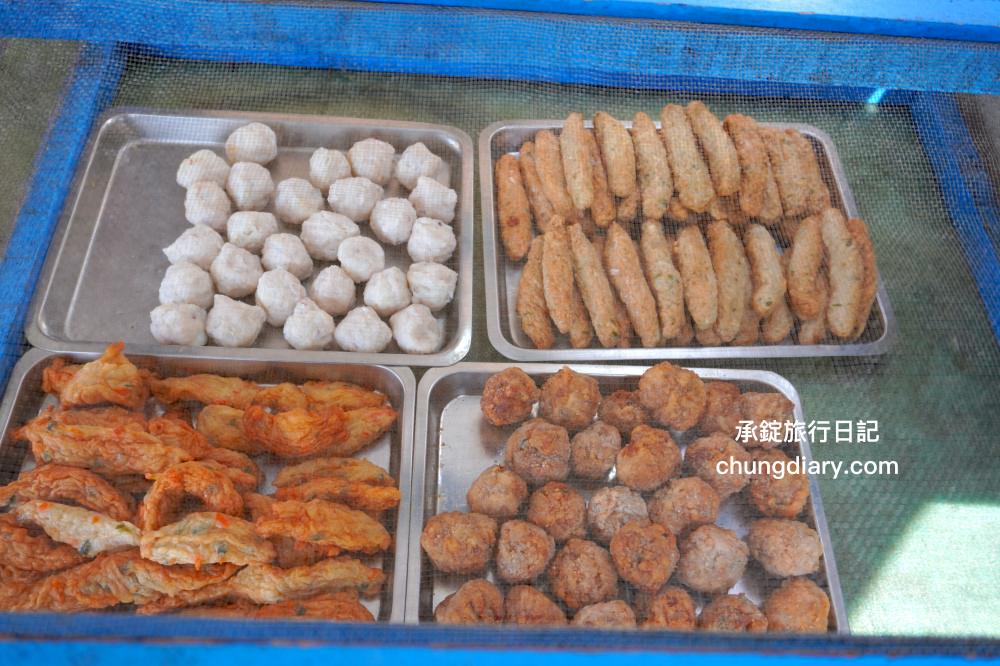 澎湖花枝丸【林投公園炸魚】澎湖在地人推薦美食，真材實料的花枝漿比例超高，還能吃得到大口的花枝塊！