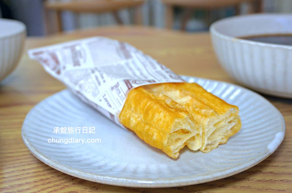 林阿波杏仁茶豆花北屯店｜台中北屯國小／北屯市場附近！專賣：古早味杏仁茶、現烤油條、豆漿豆花、紅豆湯圓、饅頭夾肉鬆。