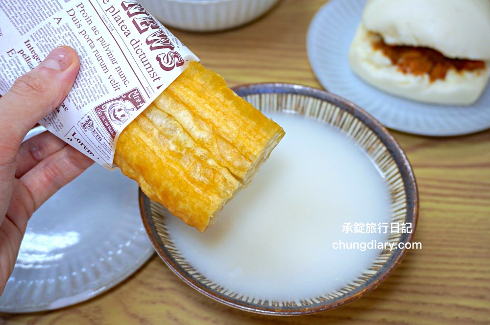 林阿波杏仁茶豆花北屯店｜台中北屯國小／北屯市場附近！專賣：古早味杏仁茶、現烤油條、豆漿豆花、紅豆湯圓、饅頭夾肉鬆。