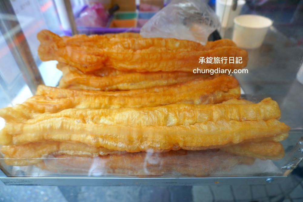 台中豐原【林阿波杏仁茶豆花】傳承第三代的二十年老店！杏仁茶配油條、小時候大餅、黑糖豆花、杏仁豆花…等台灣古早味。