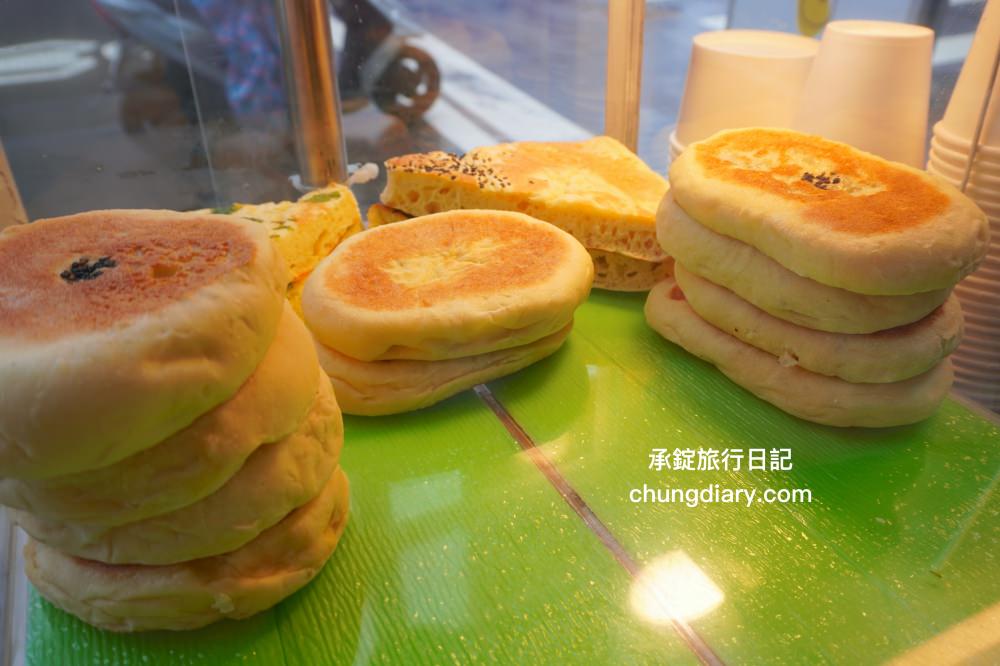 台中豐原【林阿波杏仁茶豆花】傳承第三代的二十年老店！杏仁茶配油條、小時候大餅、黑糖豆花、杏仁豆花…等台灣古早味。