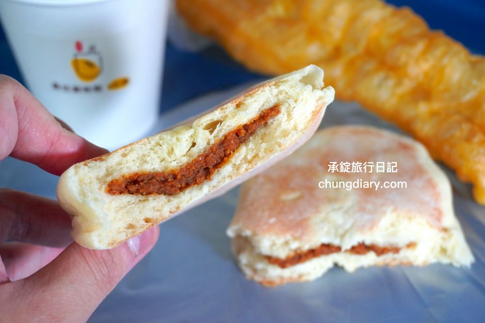 台中豐原【林阿波杏仁茶豆花】傳承第三代的二十年老店！杏仁茶配油條、小時候大餅、黑糖豆花、杏仁豆花…等台灣古早味。