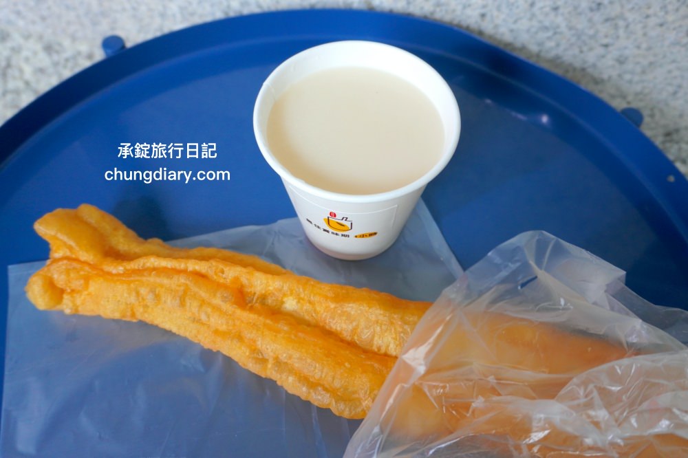 台中豐原【林阿波杏仁茶豆花】傳承第三代的二十年老店！杏仁茶配油條、小時候大餅、黑糖豆花、杏仁豆花…等台灣古早味。