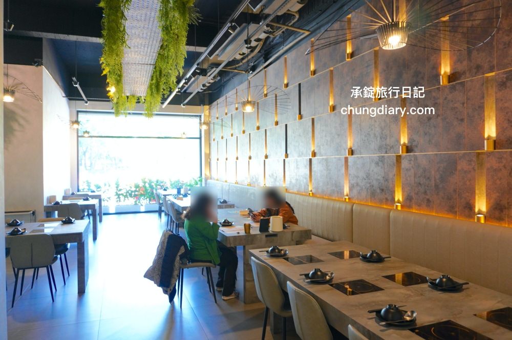 森饗鍋物 Senn shabu 台中漢口館｜西屯火鍋店推薦！人氣火鍋店品牌，激推「招牌胡椒豬肚湯」超好喝！還有抹茶冰淇淋、咖啡、飲料自助吧。