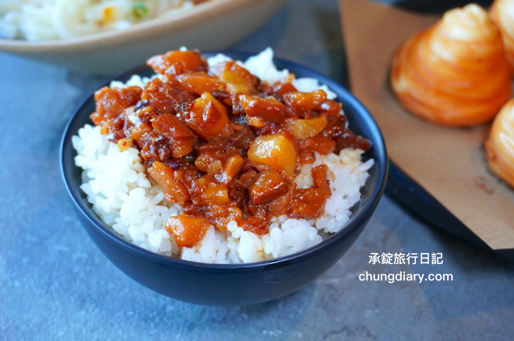 森饗鍋物 Senn shabu 台中漢口館｜西屯火鍋店推薦！人氣火鍋店品牌，激推「招牌胡椒豬肚湯」超好喝！還有抹茶冰淇淋、咖啡、飲料自助吧。