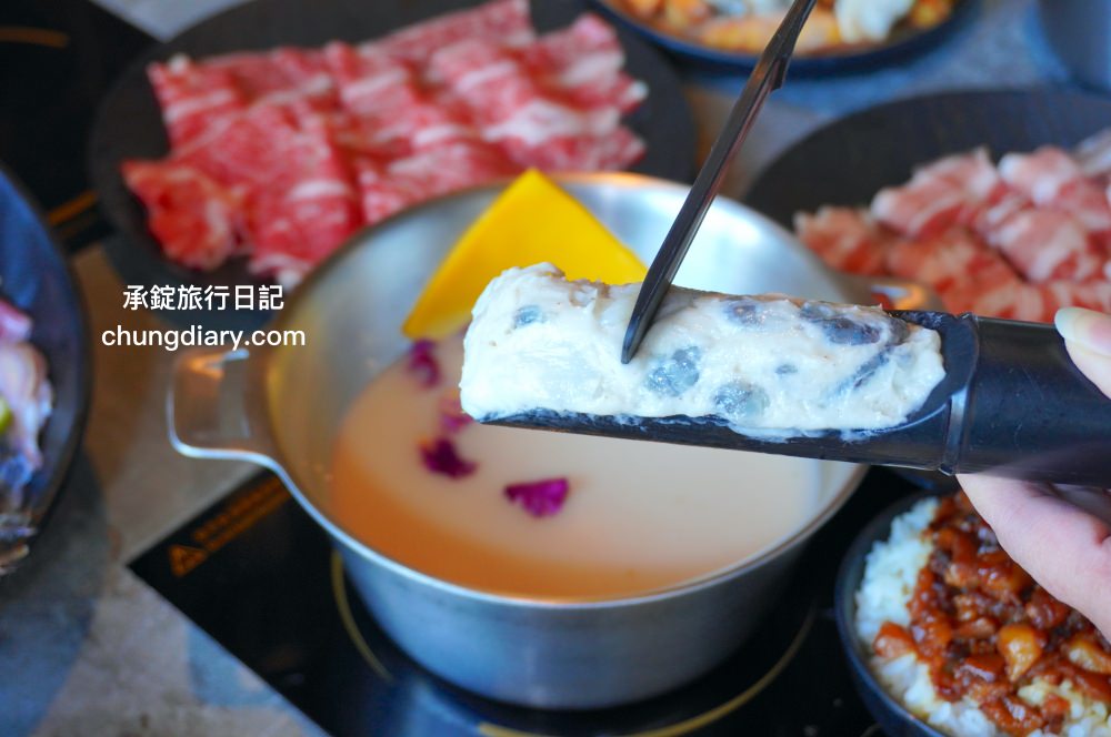 森饗鍋物 Senn shabu 台中漢口館｜西屯火鍋店推薦！人氣火鍋店品牌，激推「招牌胡椒豬肚湯」超好喝！還有抹茶冰淇淋、咖啡、飲料自助吧。