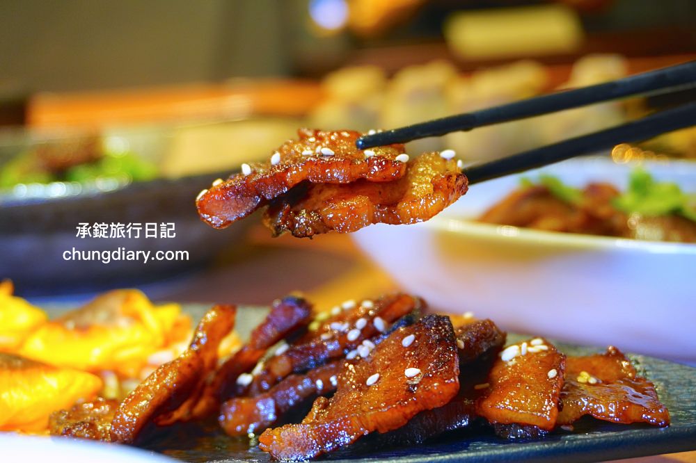 淨感官料理｜台中南屯景觀餐廳推薦！隱身在火鍋店的高級「餐宴」佳餚，必點：麻辣水煮魚、蒙古風味肚包肉、去骨滷花生豬腳、韓式生菜五花肉。