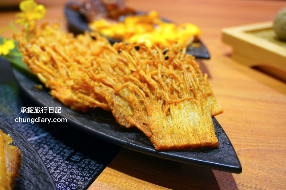 淨感官料理｜台中南屯景觀餐廳推薦！隱身在火鍋店的高級「餐宴」佳餚，必點：麻辣水煮魚、蒙古風味肚包肉、去骨滷花生豬腳、韓式生菜五花肉。