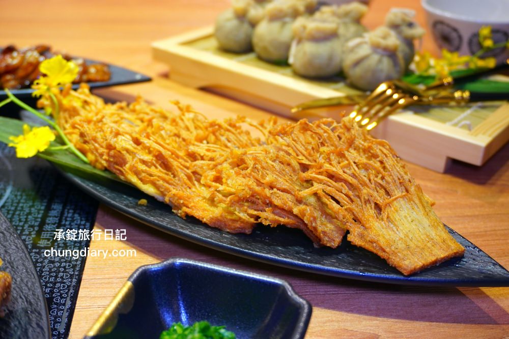 淨感官料理｜台中南屯景觀餐廳推薦！隱身在火鍋店的高級「餐宴」佳餚，必點：麻辣水煮魚、蒙古風味肚包肉、去骨滷花生豬腳、韓式生菜五花肉。