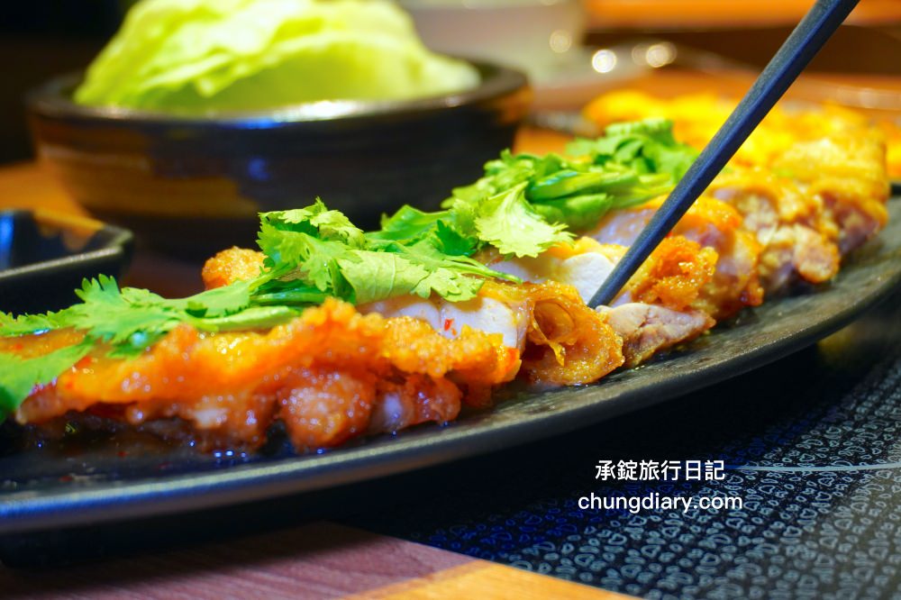 淨感官料理｜台中南屯景觀餐廳推薦！隱身在火鍋店的高級「餐宴」佳餚，必點：麻辣水煮魚、蒙古風味肚包肉、去骨滷花生豬腳、韓式生菜五花肉。