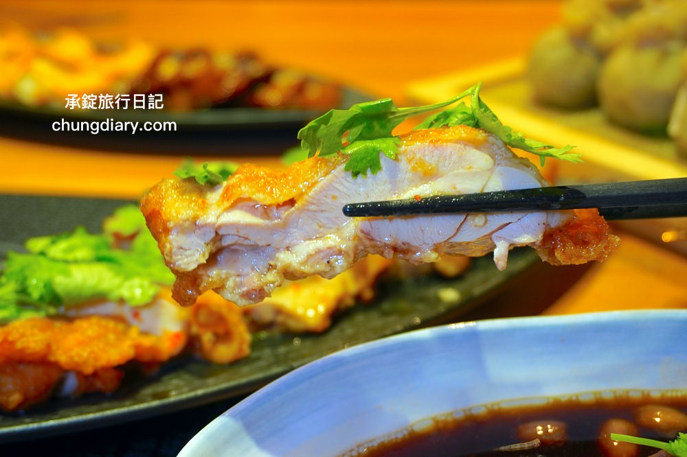 淨感官料理｜台中南屯景觀餐廳推薦！隱身在火鍋店的高級「餐宴」佳餚，必點：麻辣水煮魚、蒙古風味肚包肉、去骨滷花生豬腳、韓式生菜五花肉。