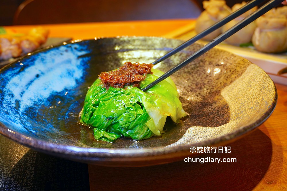 淨感官料理｜台中南屯景觀餐廳推薦！隱身在火鍋店的高級「餐宴」佳餚，必點：麻辣水煮魚、蒙古風味肚包肉、去骨滷花生豬腳、韓式生菜五花肉。