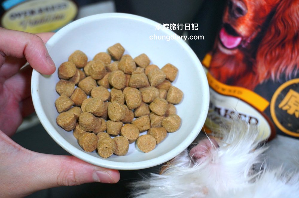 烘焙客狗飼料評價【Oven-Baked烘焙客犬糧】天然烘焙飼料，消化不良/高齡犬/貪吃犬/少牙犬友善，適合全齡犬寵物飼料推薦。