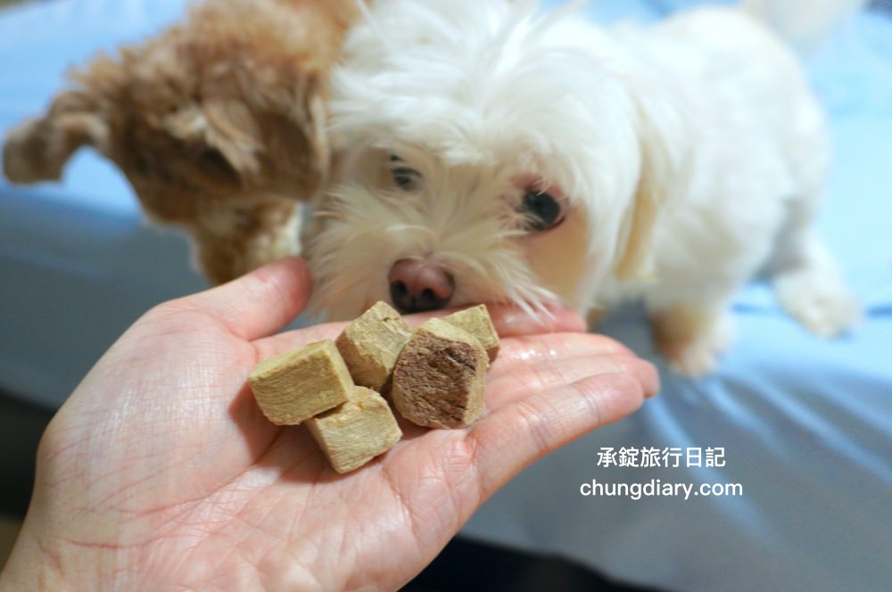 寵物凍乾零食【獸益糧多】極黑烏骨雞、珍饌虱目魚、特選骰子牛，100%自然原肉，不添加任何化學物、香料、防腐劑等，通過SGS檢驗、ISO/HACCP認證，挑嘴毛孩必備肉乾推薦！