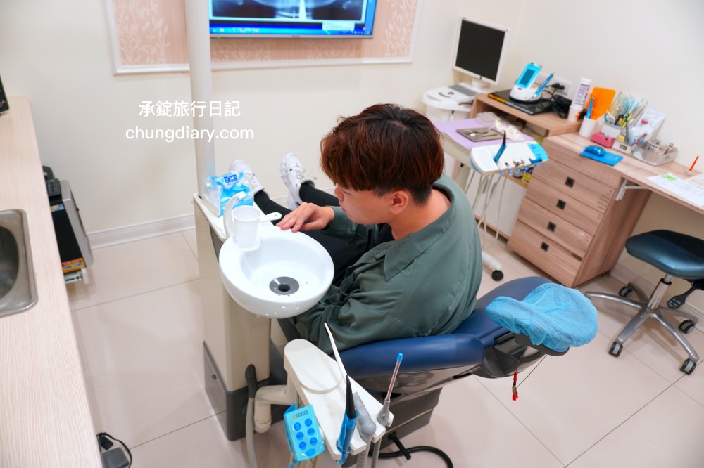 竹北牙醫診所【真美舒眠植牙中心】新竹專業醫師洗牙推薦！牙齒美白、單顆齒雕、微笑曲線設計、牙齦美容諮詢。