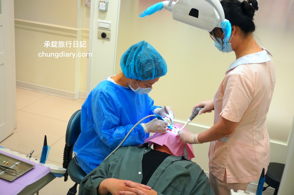 竹北牙醫診所【真美舒眠植牙中心】新竹專業醫師洗牙推薦！牙齒美白、單顆齒雕、微笑曲線設計、牙齦美容諮詢。