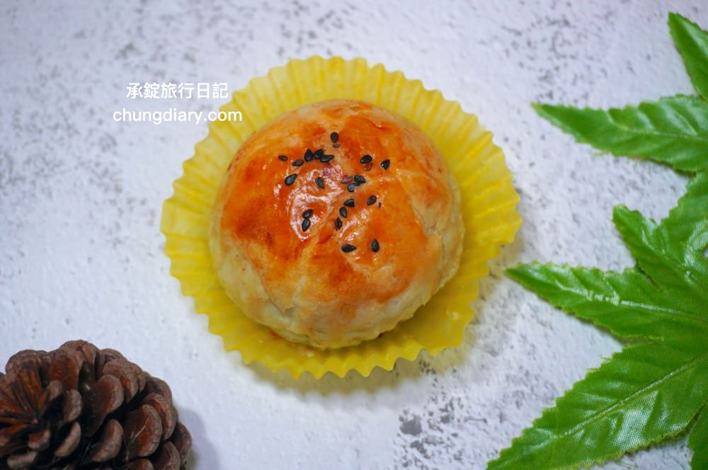 彰化隱藏版蛋黃酥【米香伯蛋黃酥-101米香】薄酥外皮，厚實內餡，採自家醃製的紅土鹹鴨蛋！2023中秋節伴手禮推薦。